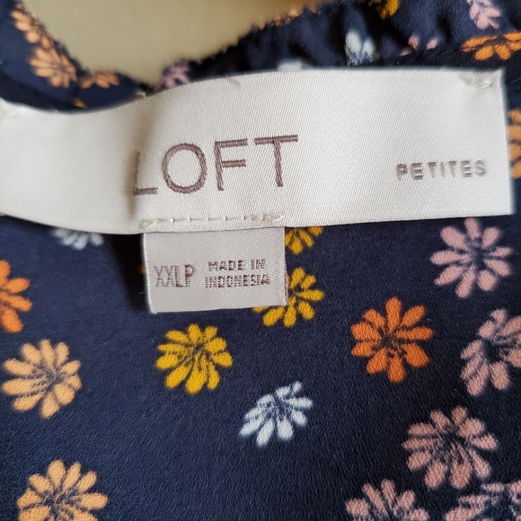 Like New LOFT Tank, Blue, Daisies,Slight Ruffle Edges, XXLP, Worn Twice! - Picture 3 of 8